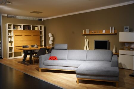 Pros and cons of luxury vinyl flooring: is it worth it in 2026?